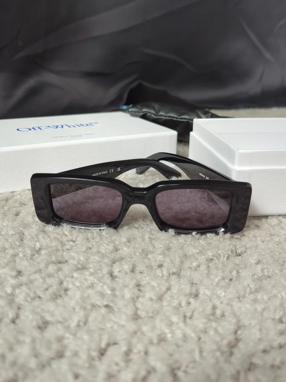 Off-White Rectangular Black Sunglasses